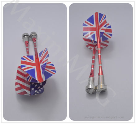 China Dardos magnéticos plásticos y de aluminio de la pequeña seguridad vendedora caliente para los juguetes proveedor