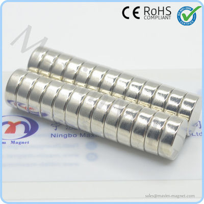 China Imanes fuertes permanentes del disco del neodimio de la tierra rara pequeños y tamaño grande proveedor