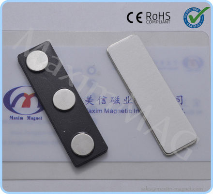 Poseedores de una tarjeta de identificación magnéticos plásticos vendedores calientes con 3 imanes del neodimio del disco proveedor