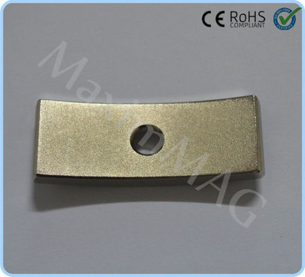 Imanes arqueados de alta calidad del neodimio de NdFeB con el agujero avellanado proveedor